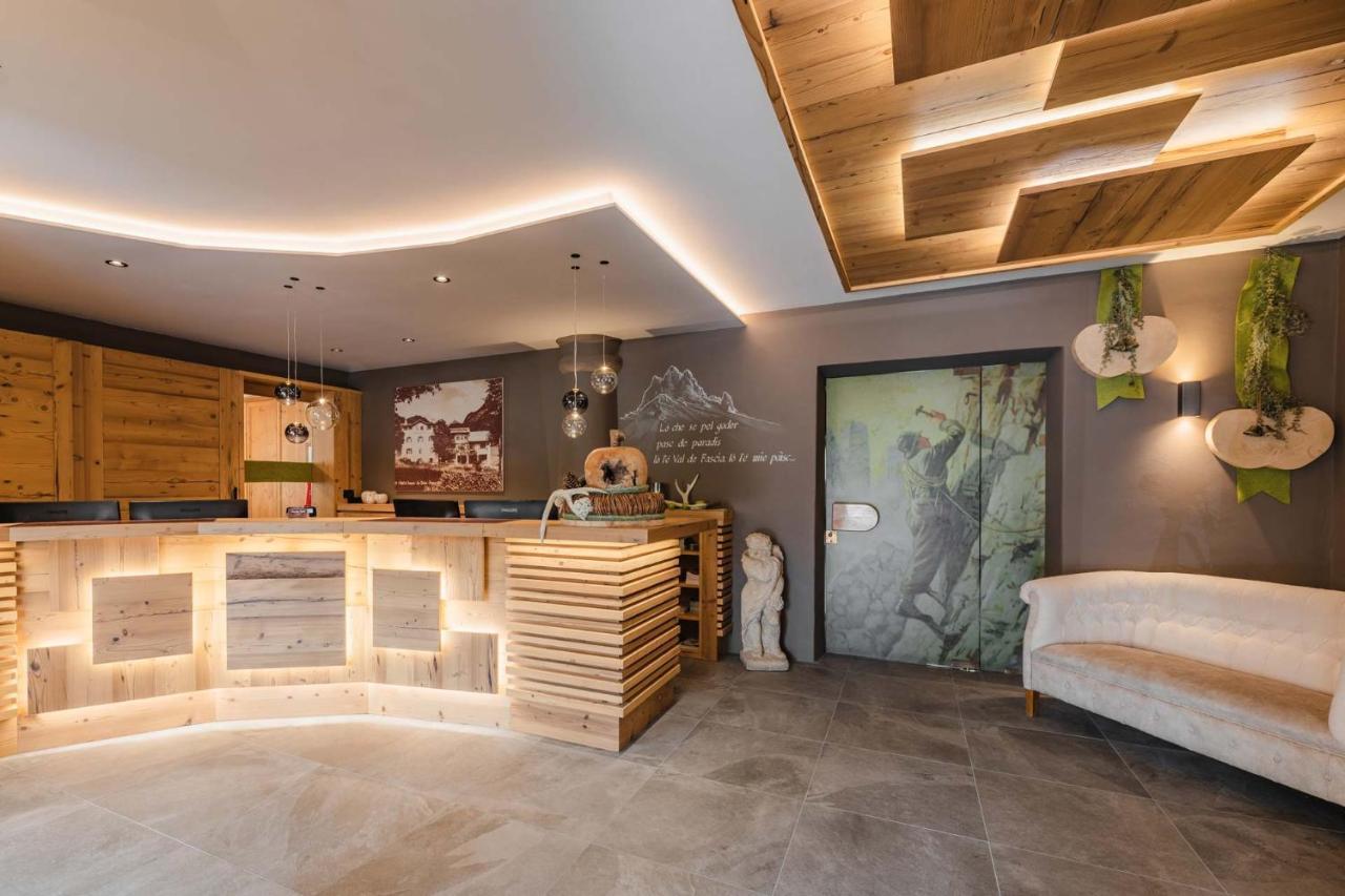 Villa Mitzi Pozza di Fassa Luaran gambar